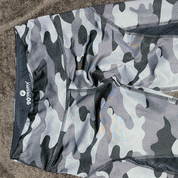 Camo Leggings - Picture 2 of 2